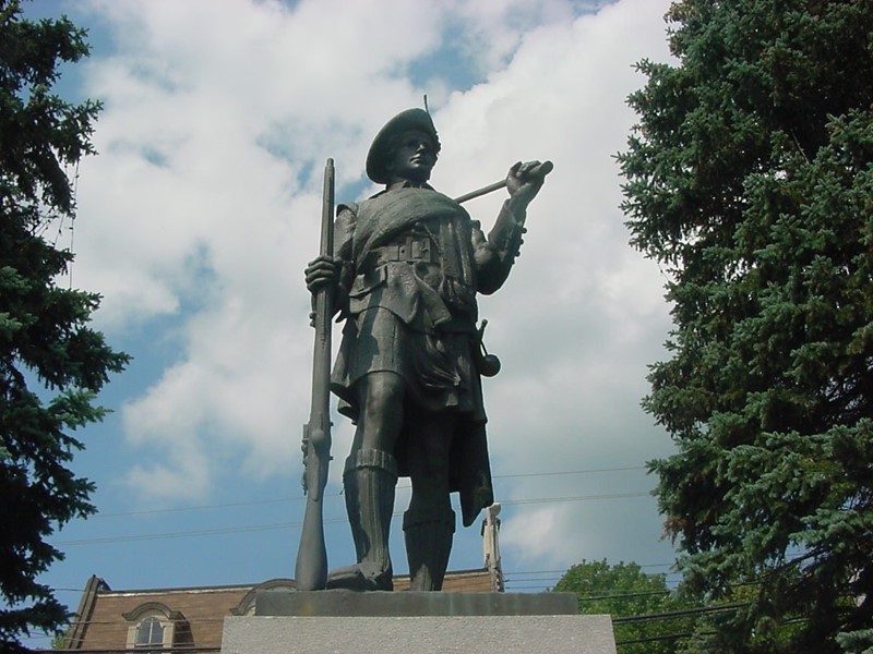 Hector Square Monument