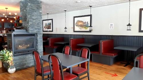 A1 Pizza Pub & Grill